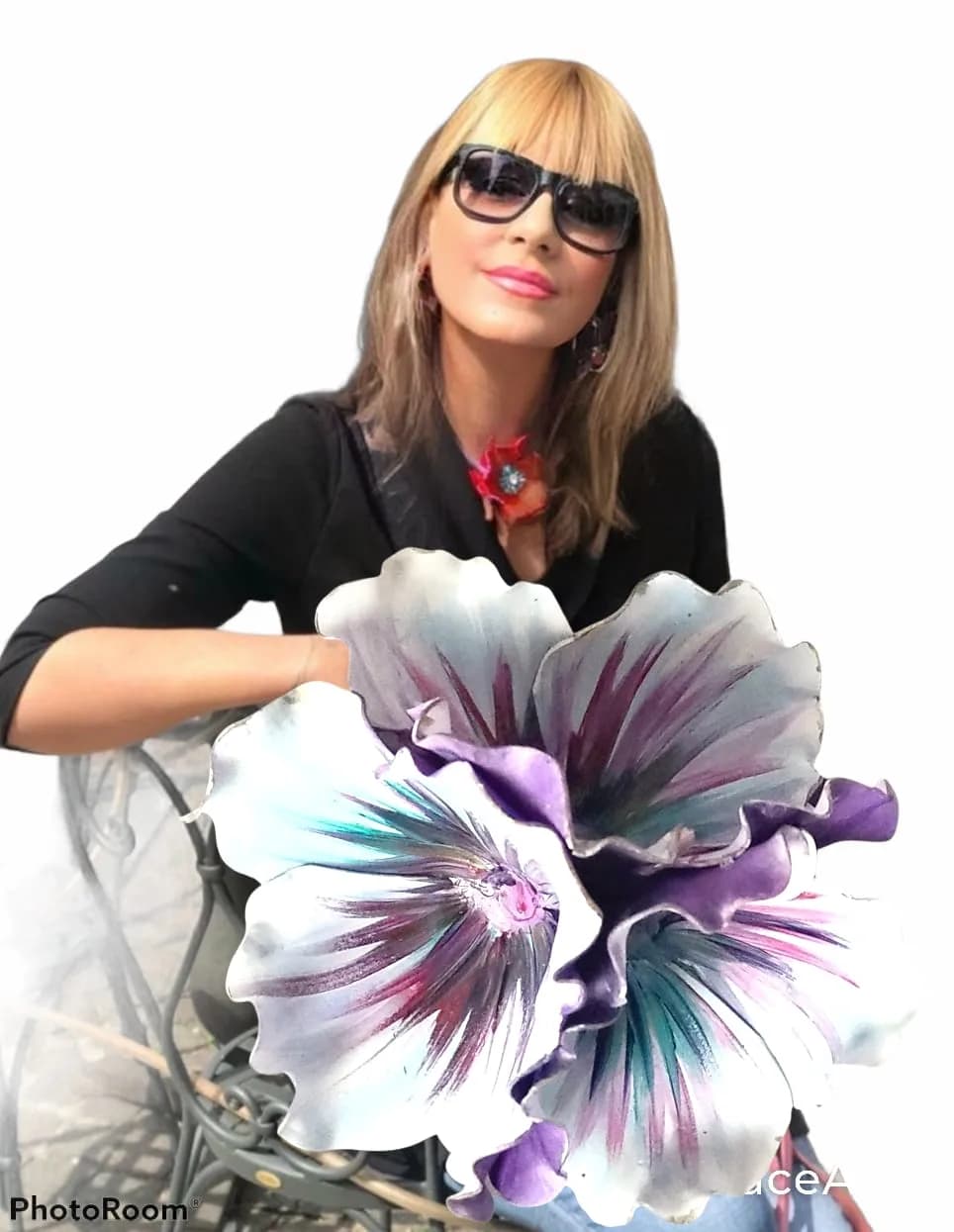 Grande fiore bianco, viola e turchese dipinto a mano